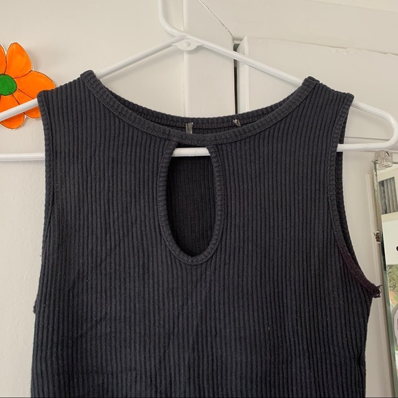 Grey Ribbed Keyhole Tank Top - Picture 4 of 4